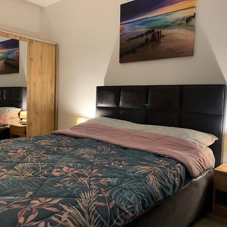 Apartament Sara Lägenhet Târgu-Mureş Exteriör bild