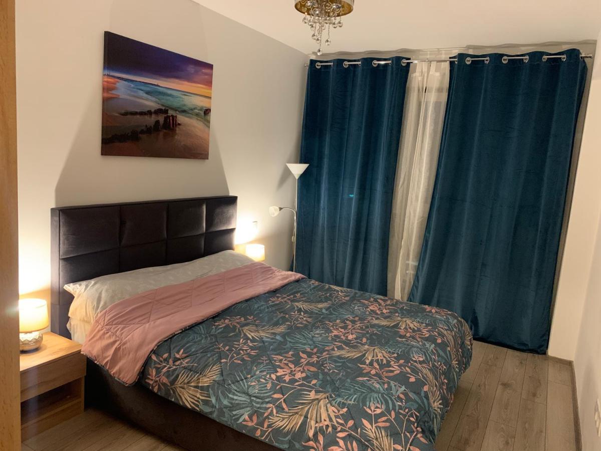 Apartament Sara Lägenhet Târgu-Mureş Exteriör bild